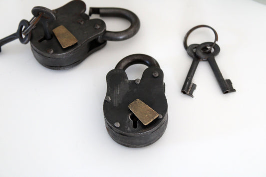 Antique Padlock | SARA+BRYAN